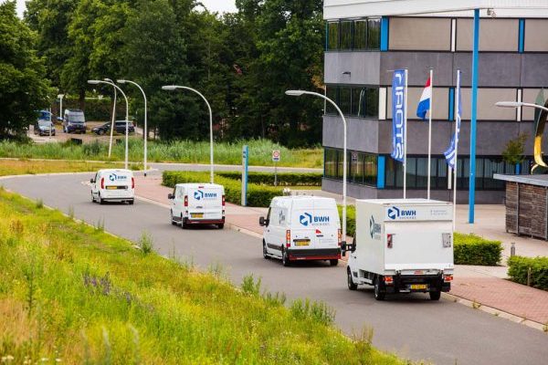 Voor welke sectoren rijdt BWH Koeriers allemaal?