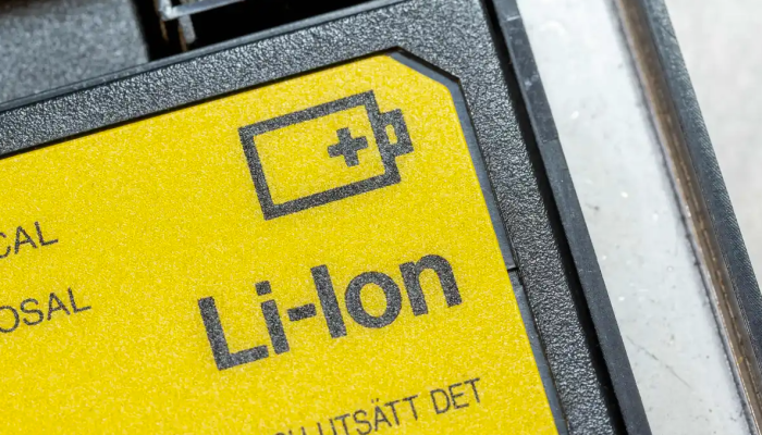 Lithium-ion batterijen vervoeren? BWH Koeriers doet het wél