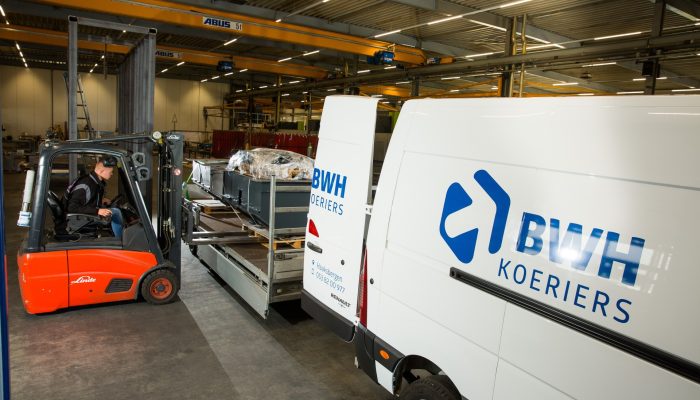 Spoedkoerier of pakketdienst?